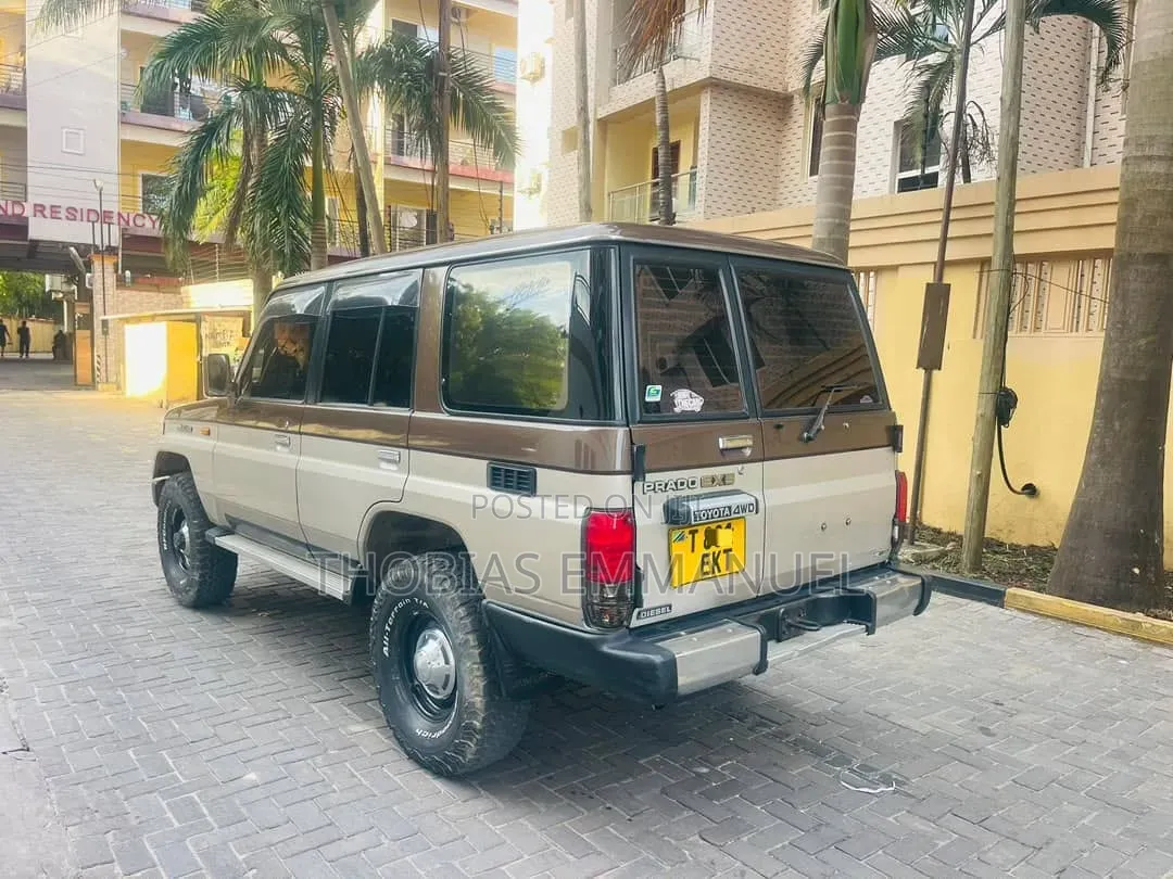 Toyota Land Cruiser Prado 1999 Brown