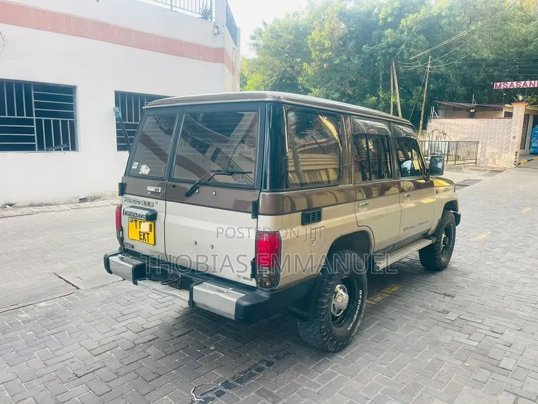 Toyota Land Cruiser Prado 1999 Brown