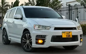 Mitsubishi Outlander 2012 White
