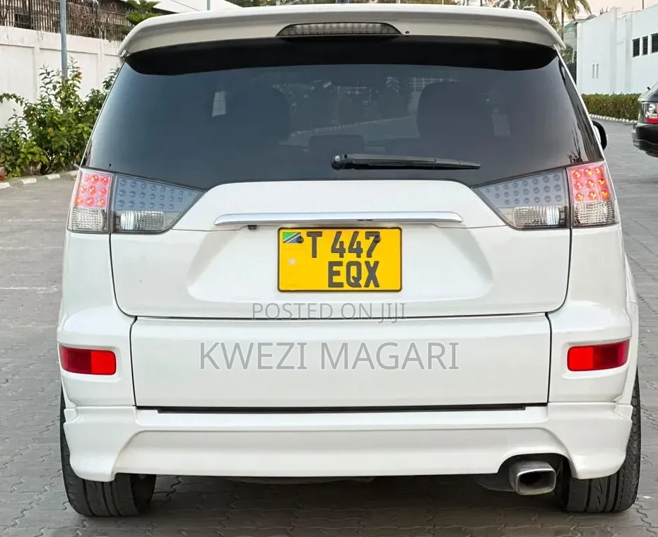 Mitsubishi Outlander 2012 White
