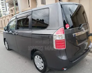 Toyota Noah 2008 Gray