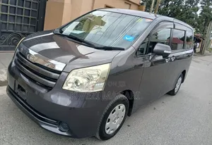 Toyota Noah 2008 Gray