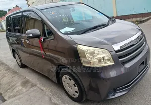 Toyota Noah 2008 Gray