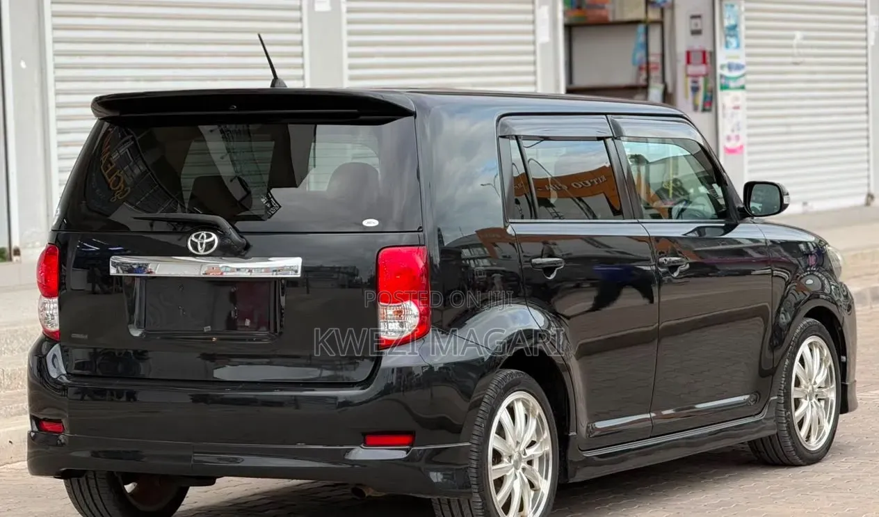Toyota Corolla Rumion 2009 Black