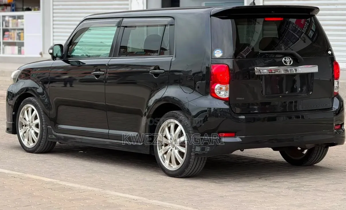 Toyota Corolla Rumion 2009 Black