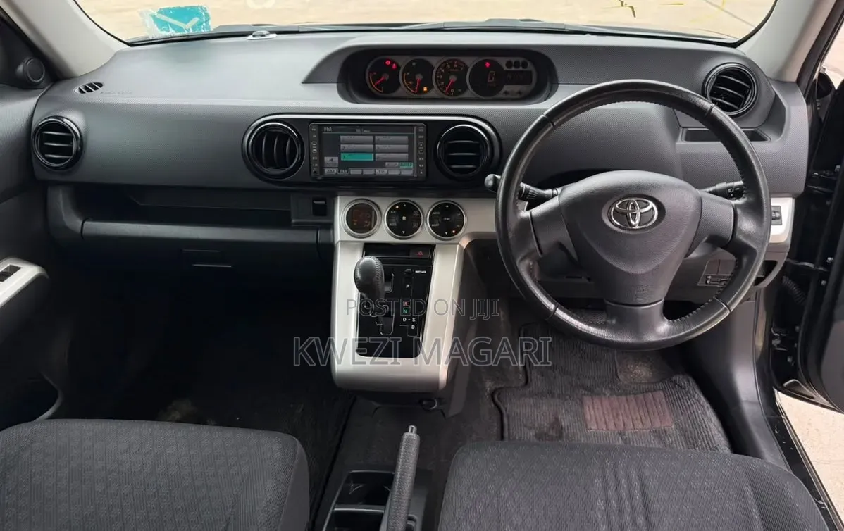 Toyota Corolla Rumion 2009 Black