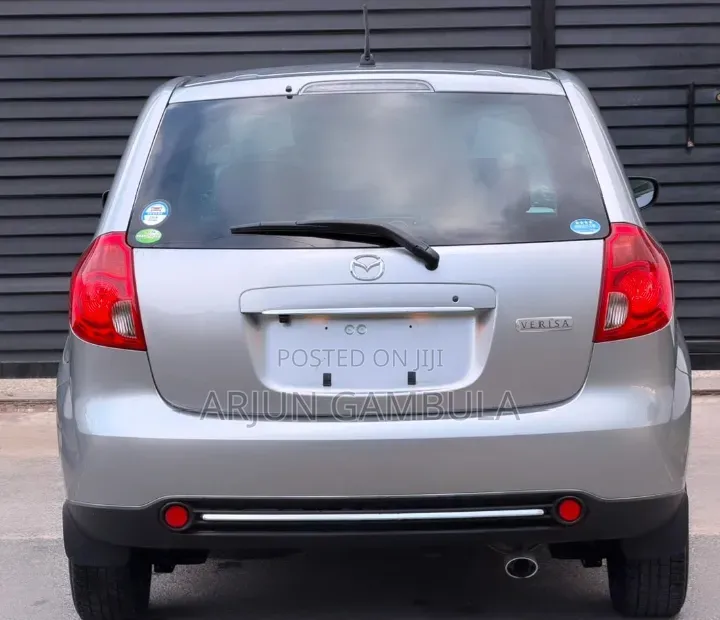 Mazda Verisa 2011 Silver