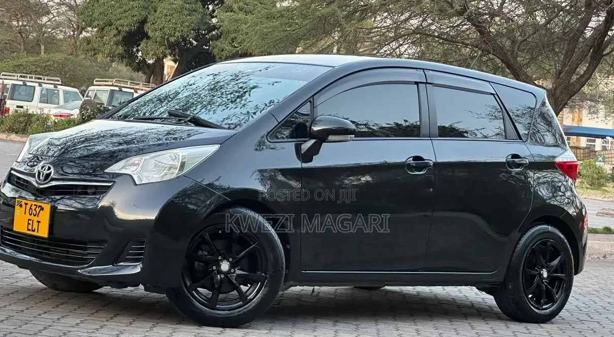 Toyota Ractis 2012 Black