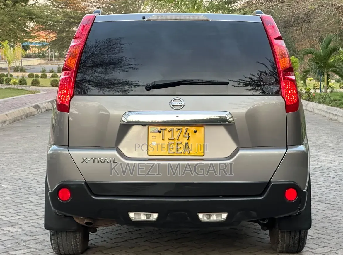 Nissan X-Trail 2010 Silver