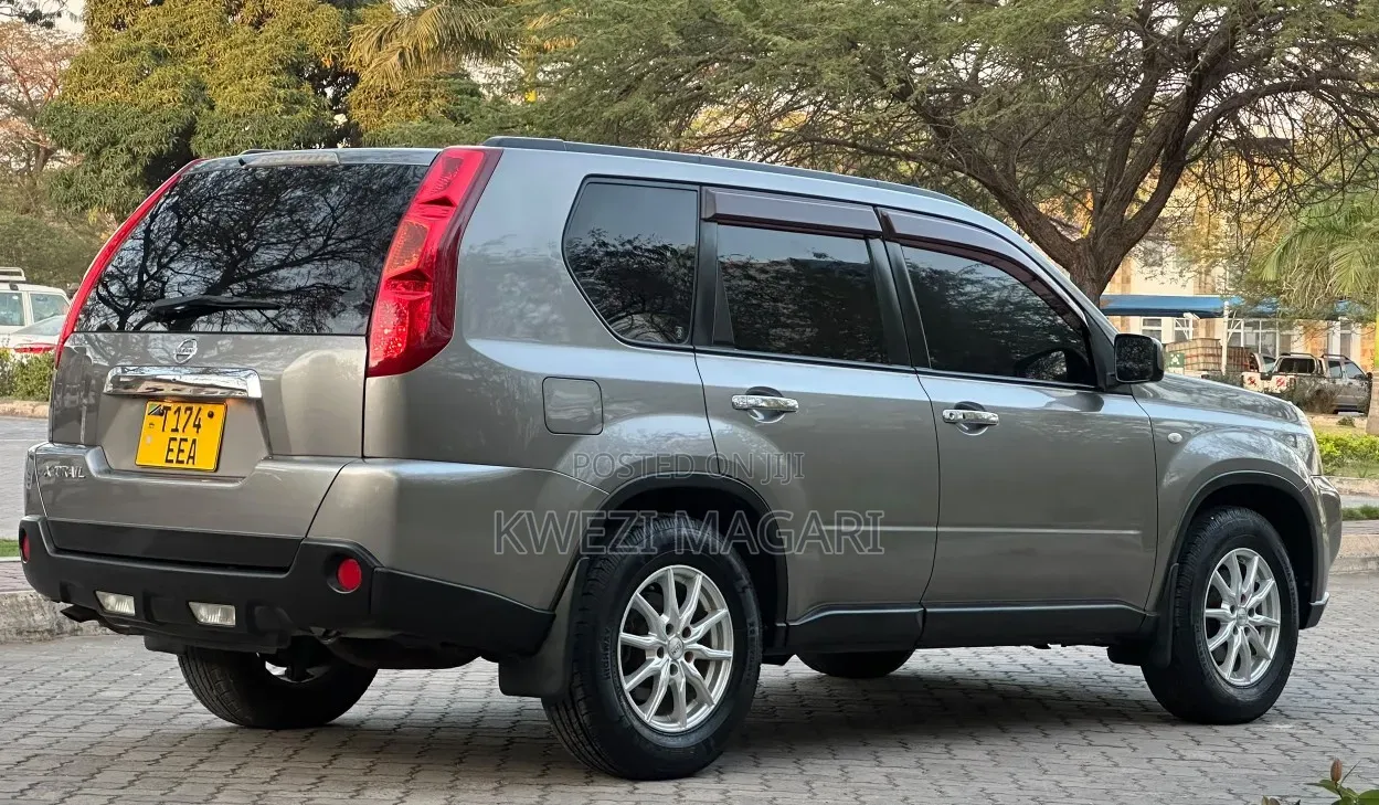 Nissan X-Trail 2010 Silver