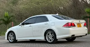 Toyota Crown 2010 White