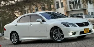 Toyota Crown 2010 White