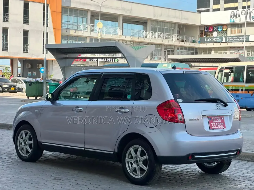Mazda Verisa 2009