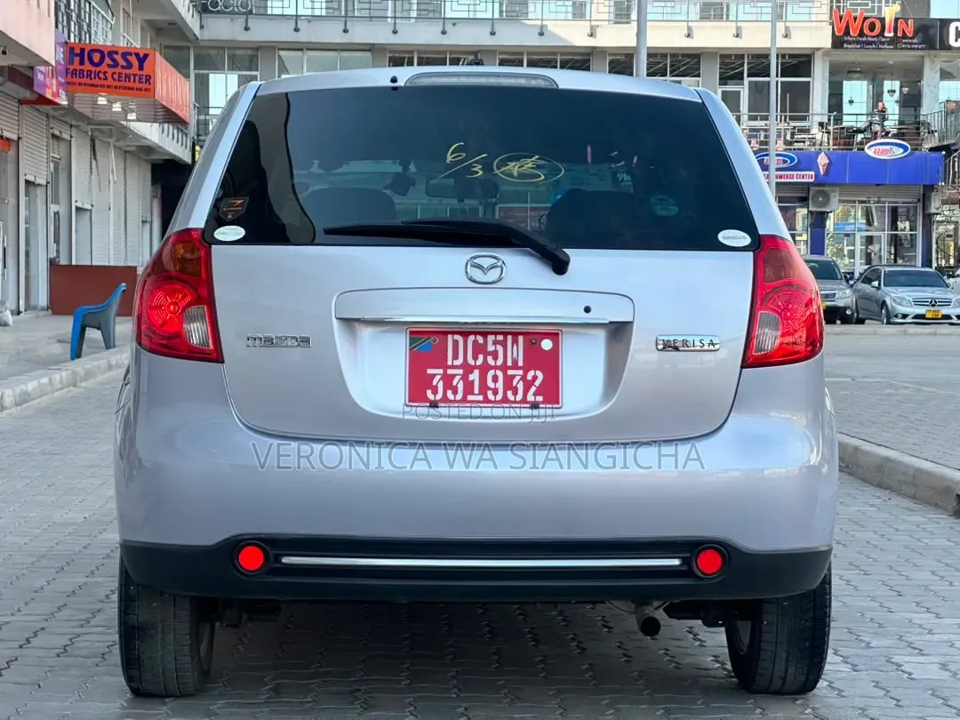 Mazda Verisa 2009