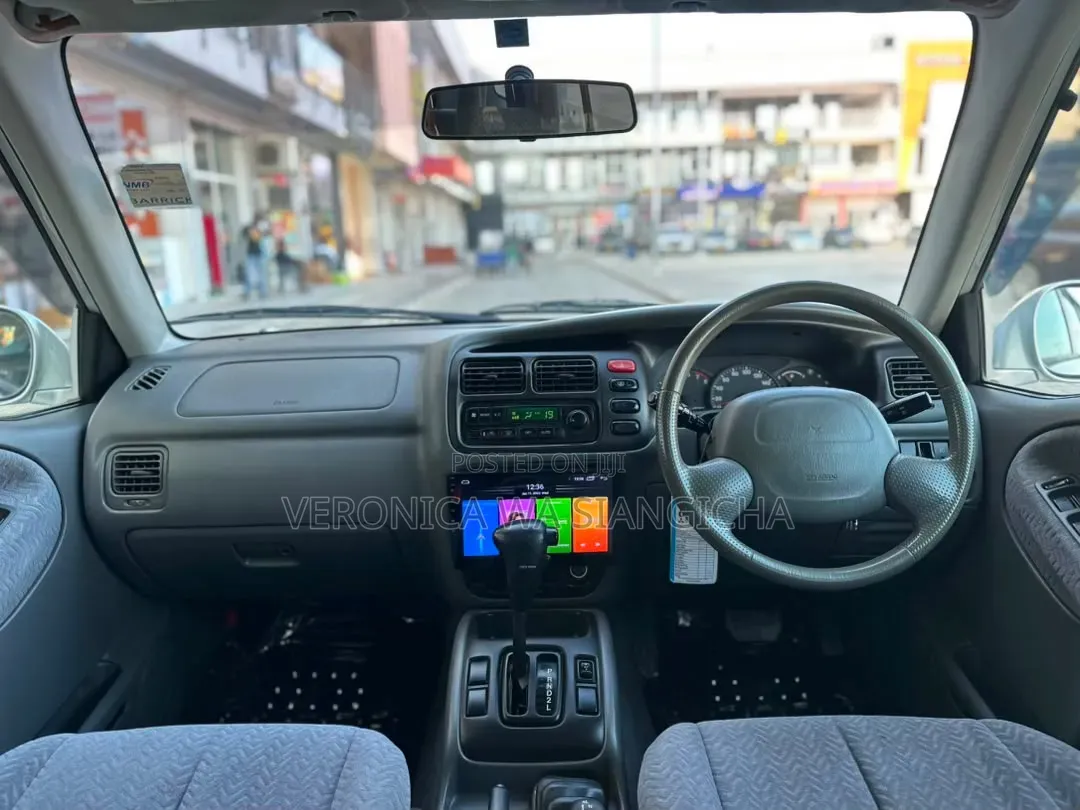 Suzuki Escudo 2001 Silver