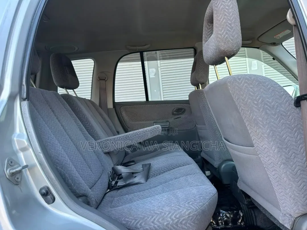 Suzuki Escudo 2001 Silver