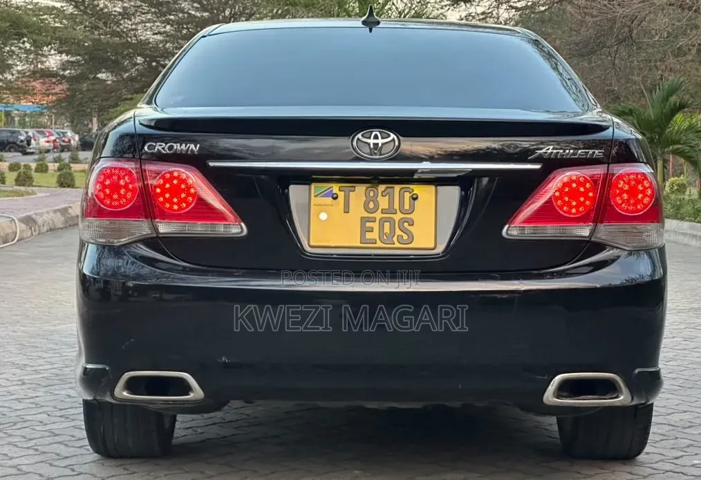Toyota Crown 2011 Black