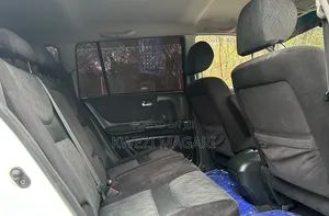 Toyota Kluger 2003 White