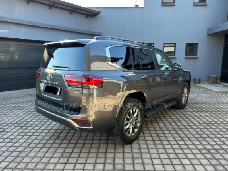 Toyota Land Cruiser 2024 Gray