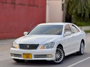 Toyota Crown Royale 2005 White