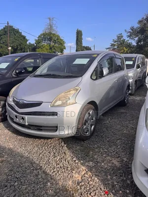 Toyota Ractis 1.5 AWD 2006 Silver