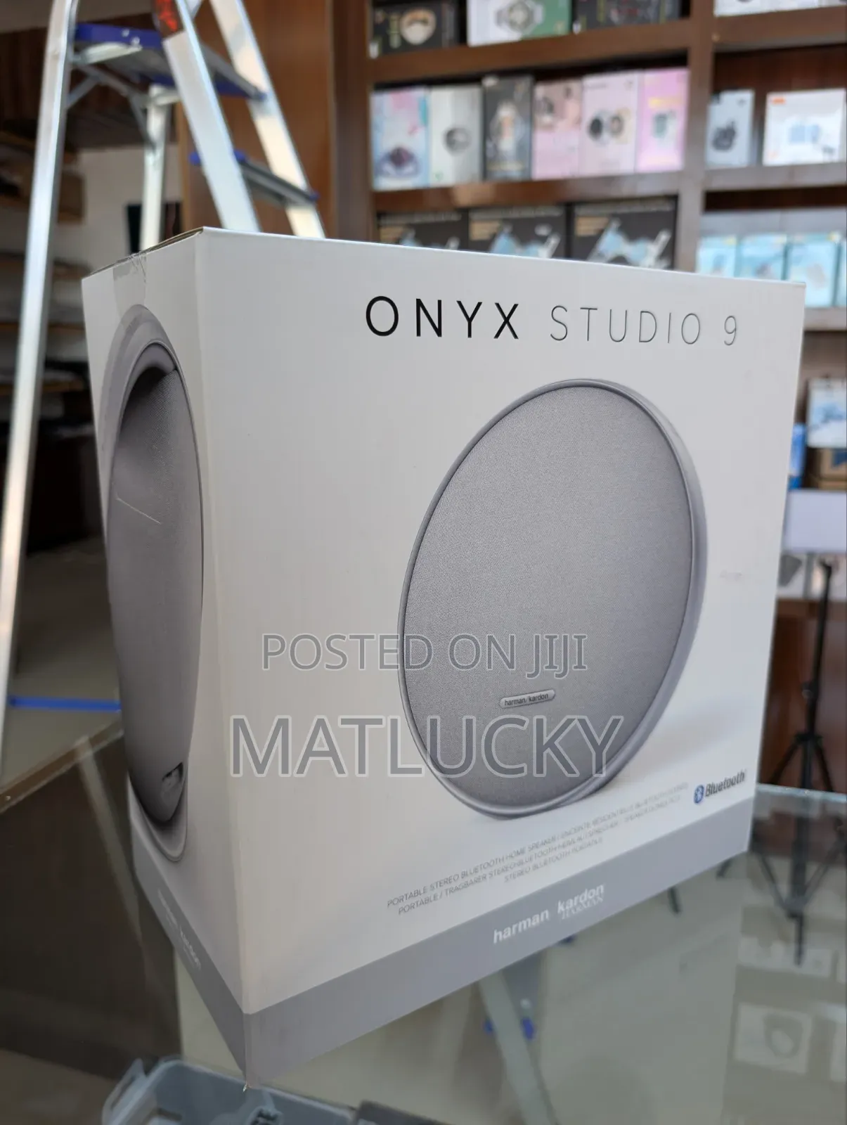 Onyx Studio 9