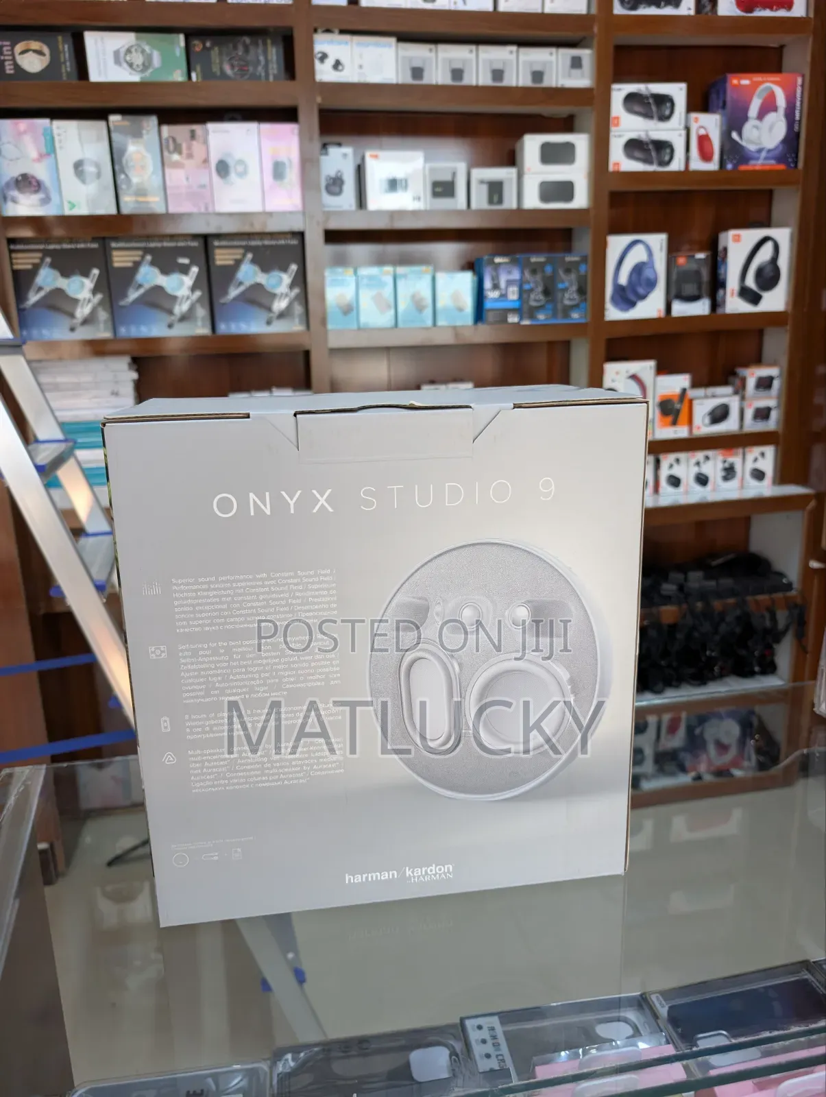 Onyx Studio 9