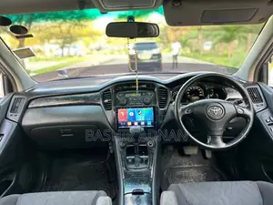 Toyota Kluger 2002 Silver