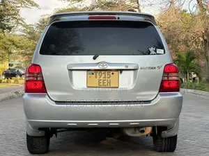 Toyota Kluger 2002 Silver