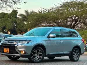 Mitsubishi Outlander 2015 Silver