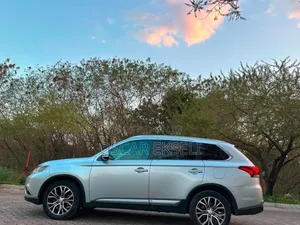 Mitsubishi Outlander 2015 Silver