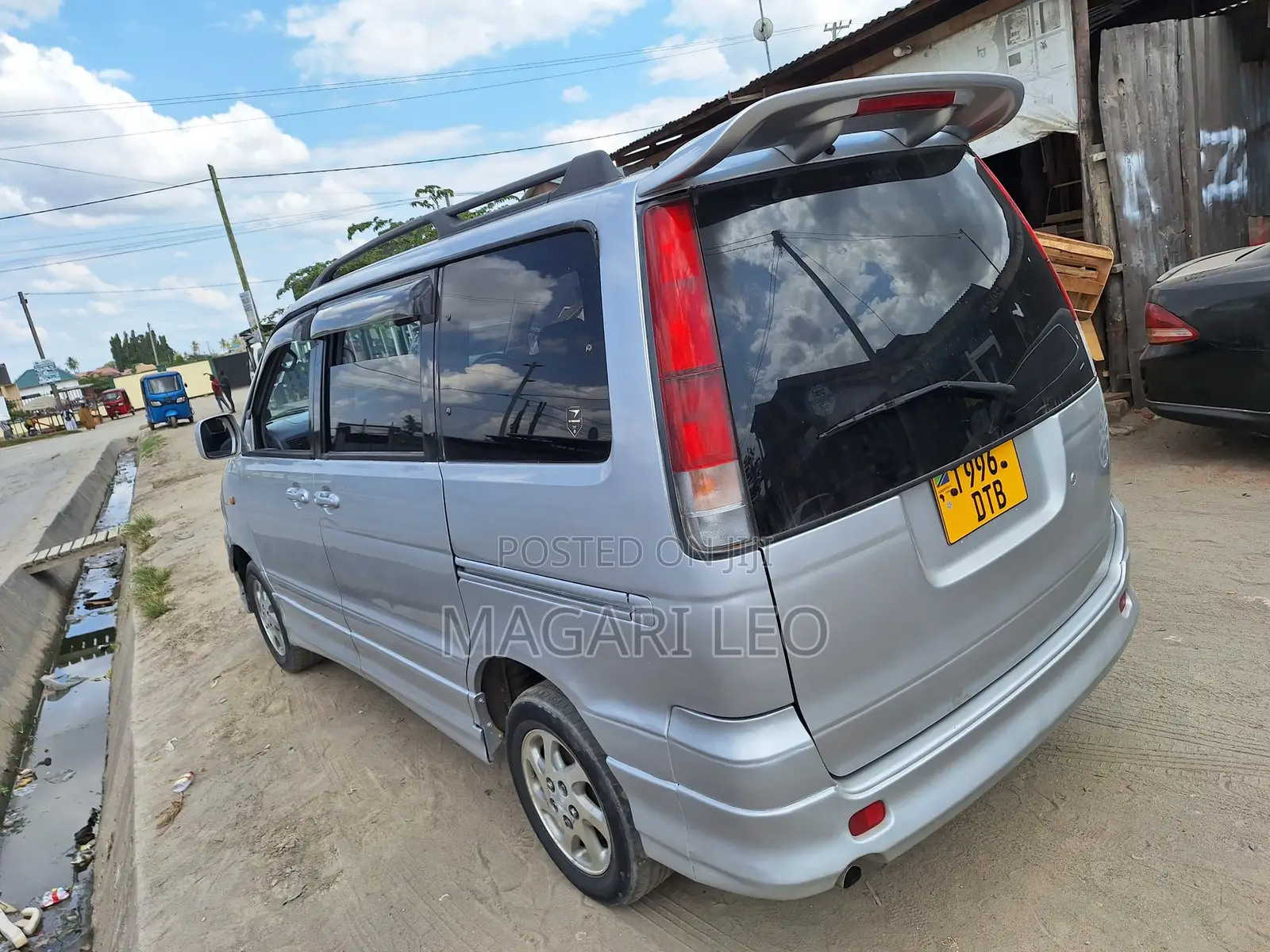 Toyota Noah 2.0 FWD (8 Seater) 2003 Silver