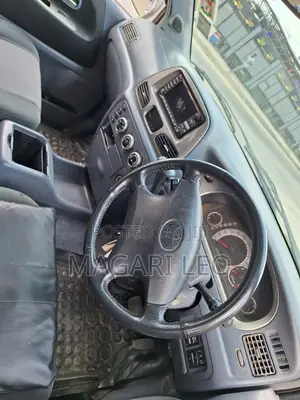 Toyota Noah 2.0 FWD (8 Seater) 2003 Silver