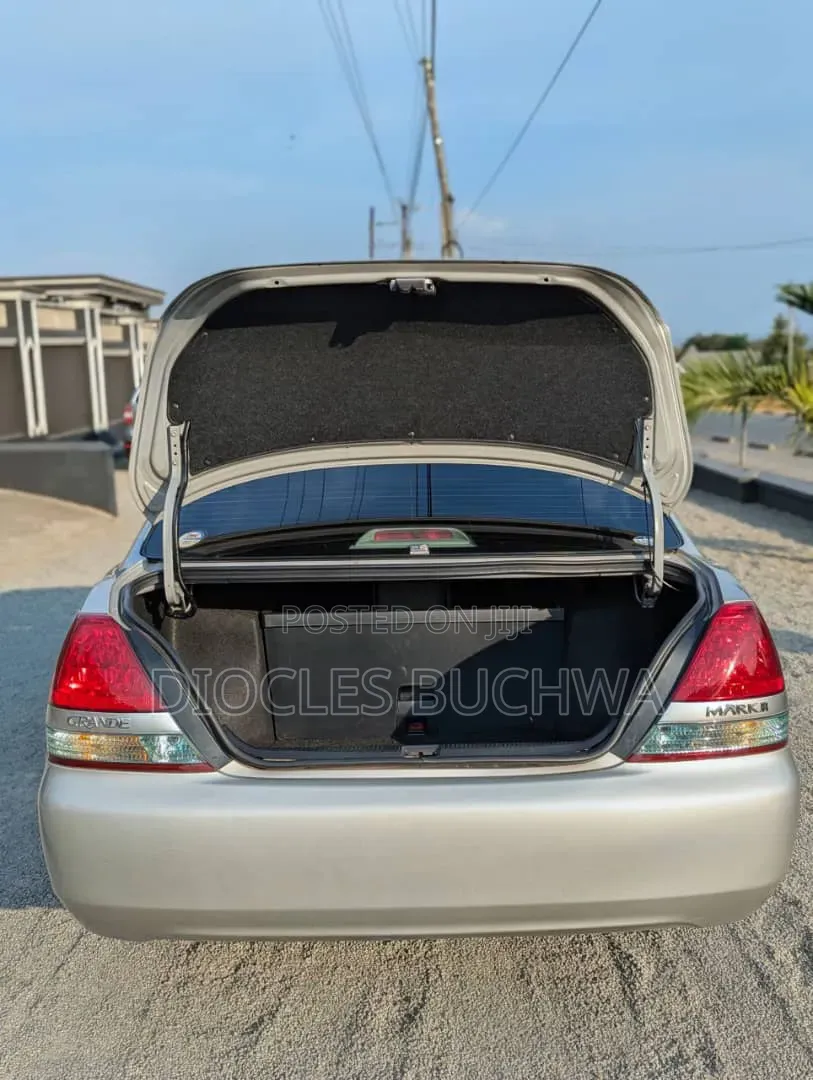 Toyota Mark II 2004 Silver
