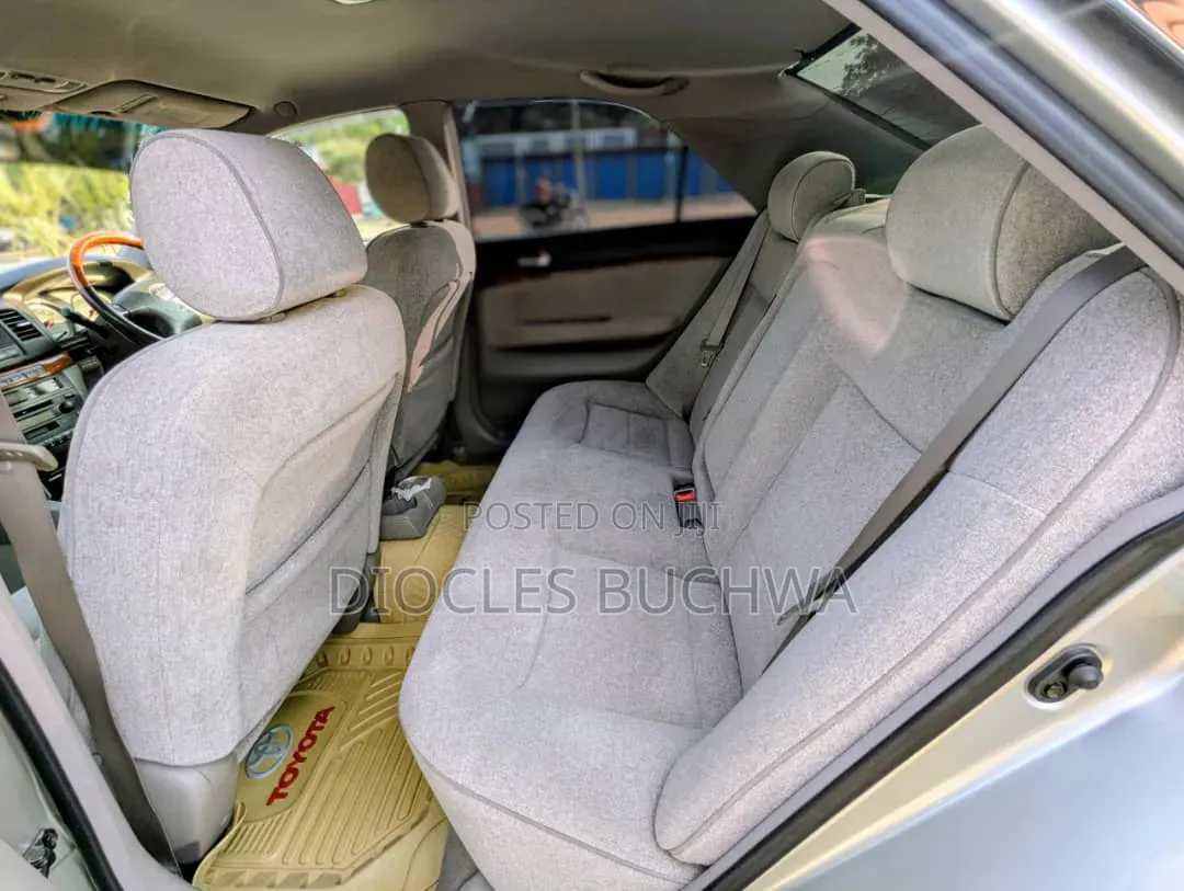 Toyota Mark II 2004 Silver