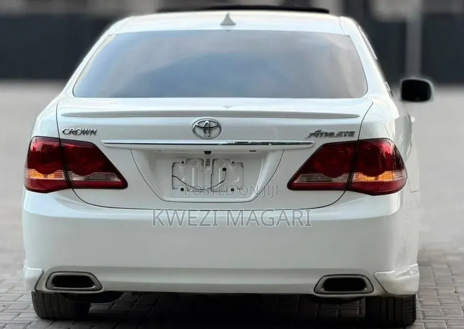 Toyota Crown 2009 White