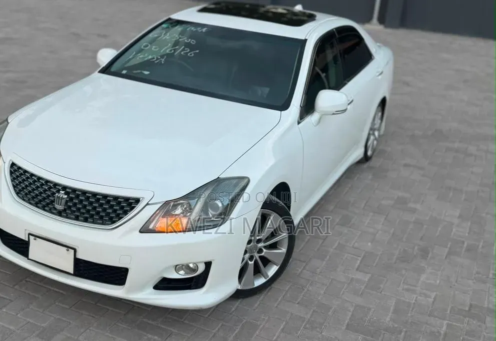 Toyota Crown 2009 White