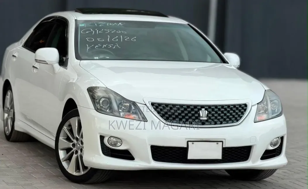 Toyota Crown 2009 White