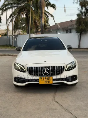 Mercedes-Benz E200 2017 Pearl