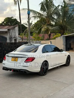 Mercedes-Benz E200 2017 Pearl