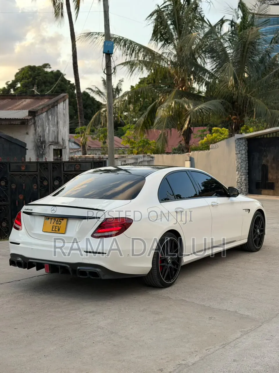 Mercedes-Benz E200 2017 Pearl