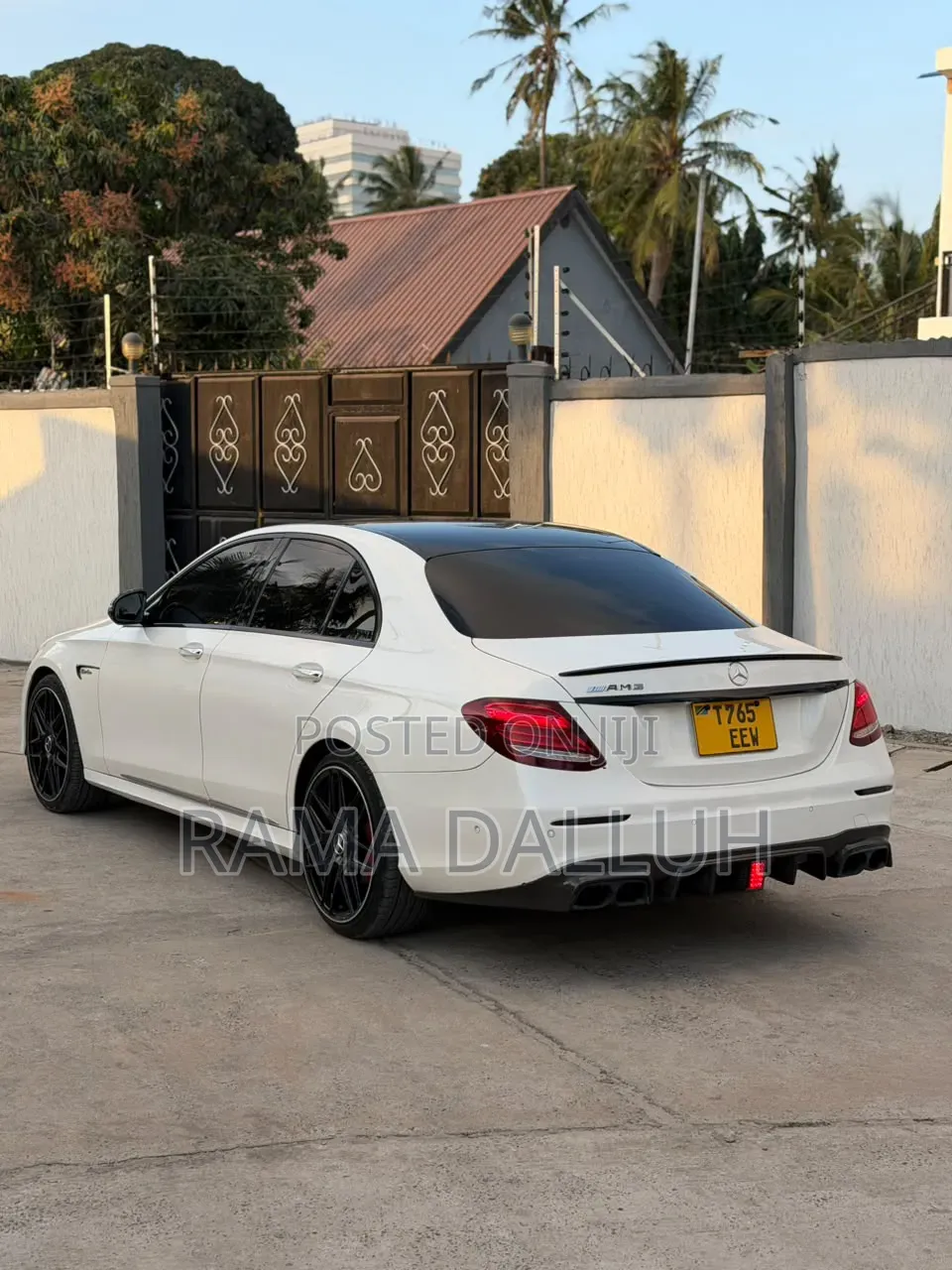 Mercedes-Benz E200 2017 Pearl