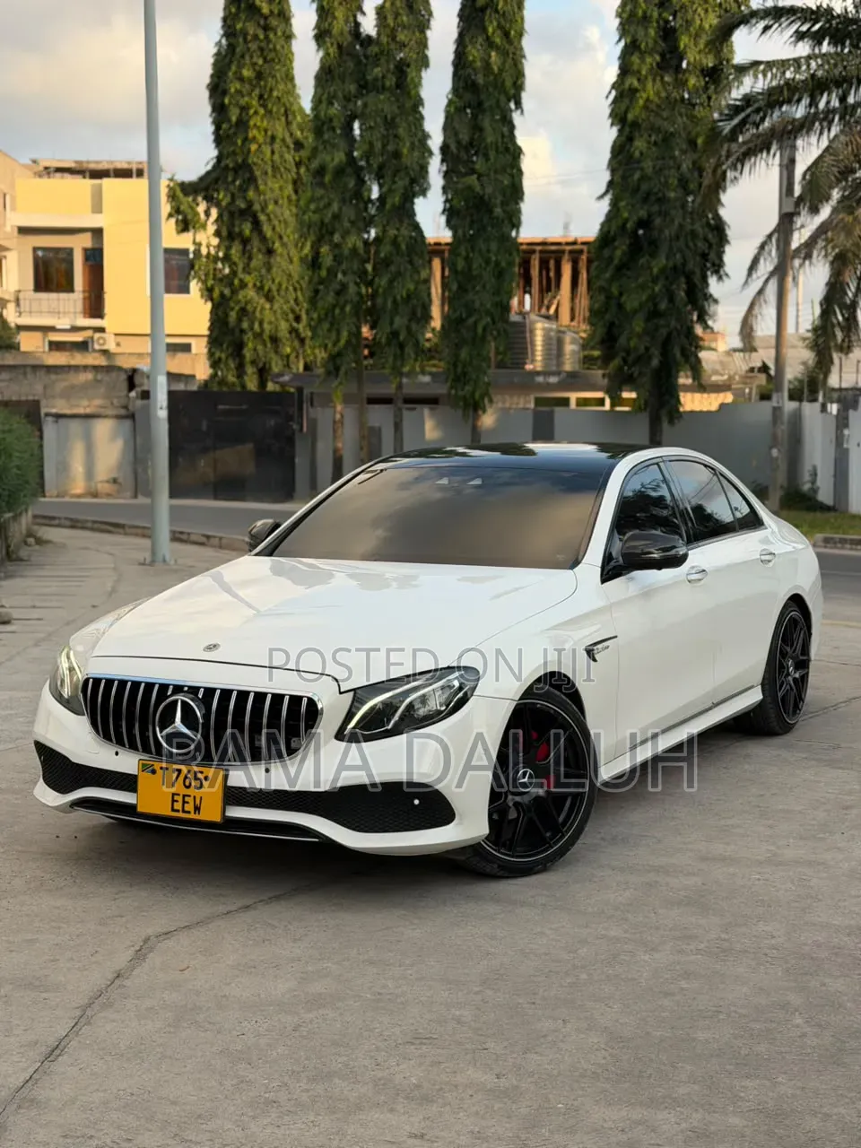 Mercedes-Benz E200 2017 Pearl