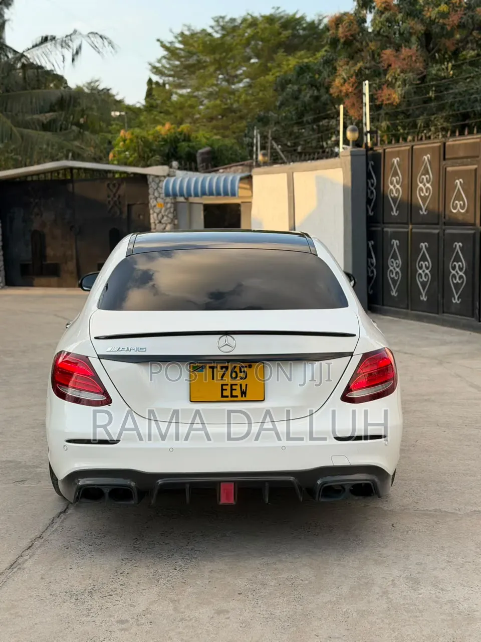 Mercedes-Benz E200 2017 Pearl