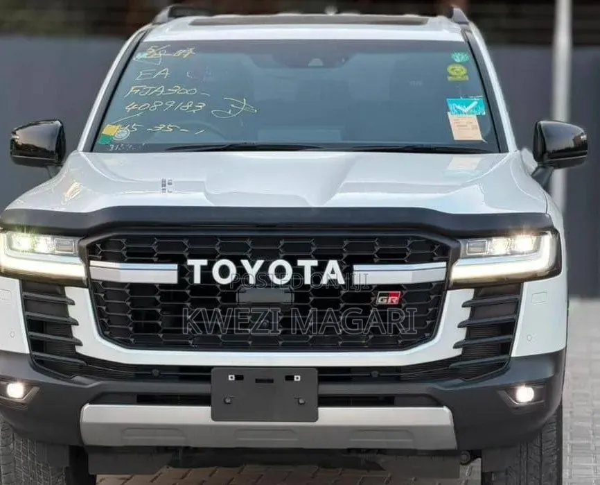 Toyota Land Cruiser 2024 White