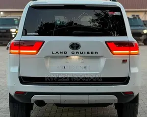 Toyota Land Cruiser 2024 White