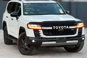 Toyota Land Cruiser 2024 White
