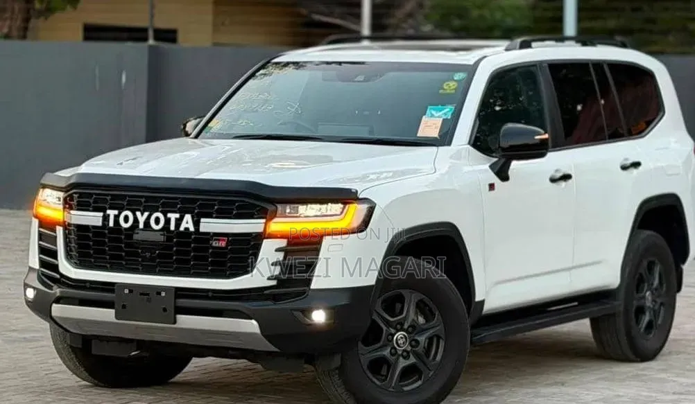 Toyota Land Cruiser 2024 White