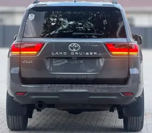 Toyota Land Cruiser 2024 Black