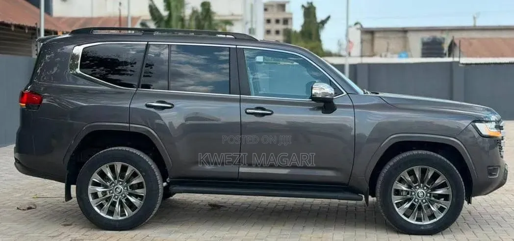 Toyota Land Cruiser 2024 Black